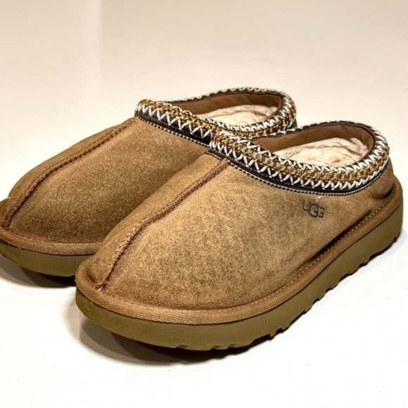 Shoes - Picture 4 of 4